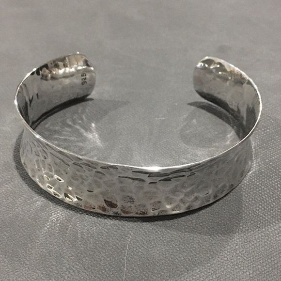 VINTAGE Sterling Silver Hammered Cuff Bangle Bracelet - Picture 4 of 5